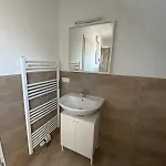 Exklusive 1 Ueber Daechern Von