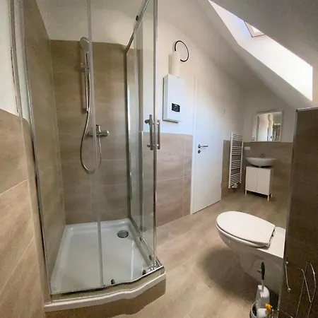 Exklusive 1 Ueber Daechern Von * بريمين