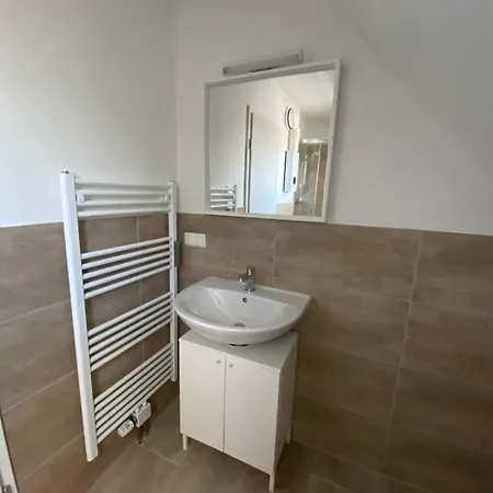 Exklusive 1 über Dächern Von